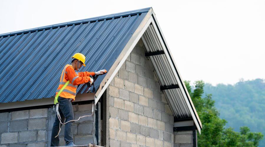 Expert Emergency Roof Repairs services in Raeford, NC
